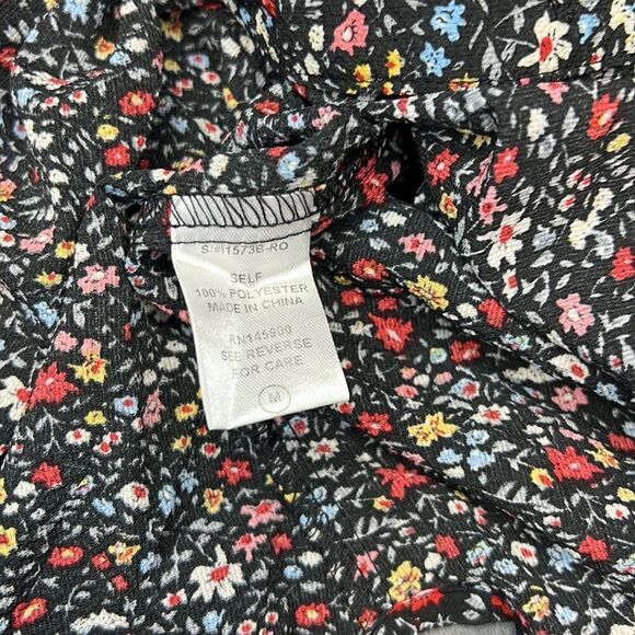 KAii Women’s Black Floral Roll up Sleeve Button up Tie Waist Blouse Size Medium - Picture 7 of 7